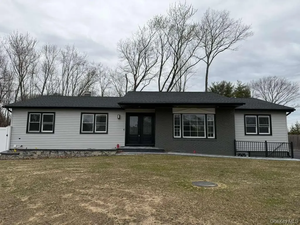 21 Colby Drive Kings Park NY 11754