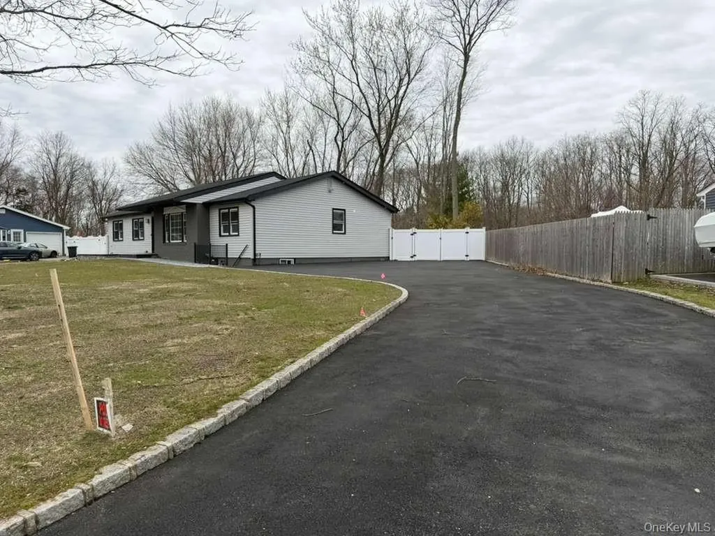 21 Colby Drive Kings Park NY 11754