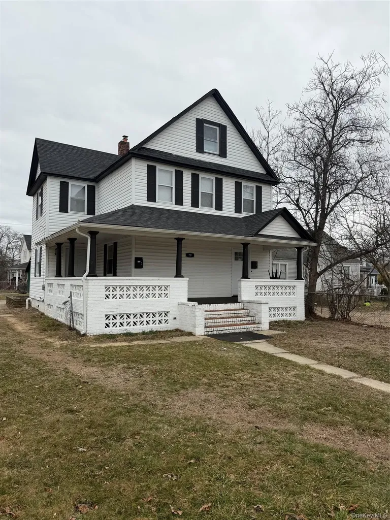 79 Brook Street Bay Shore NY 11706