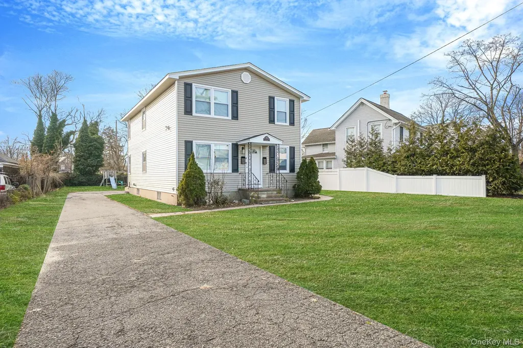 130 5th Avenue Bay Shore NY 11706