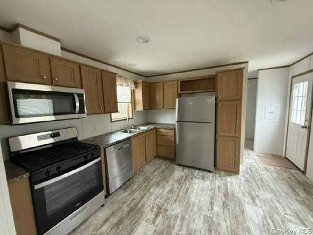3146 Route 9w New Windsor NY 12553