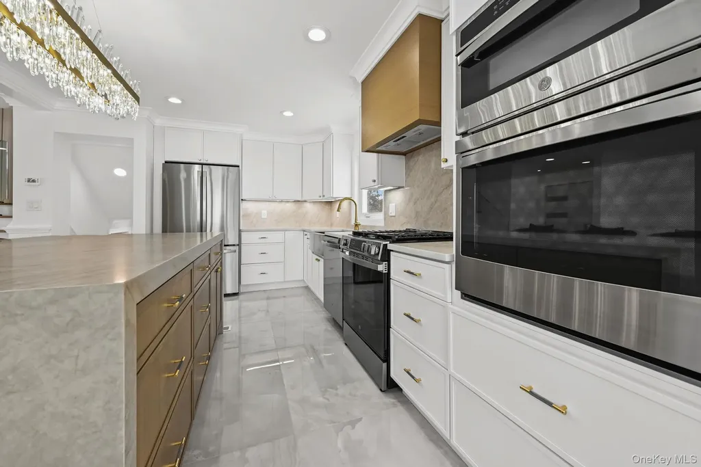 2292 Vassar Place Merrick NY 11566