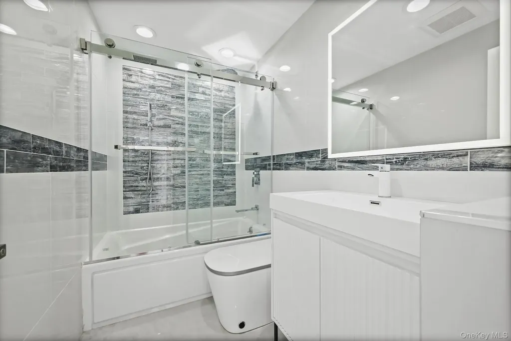 2292 Vassar Place Merrick NY 11566