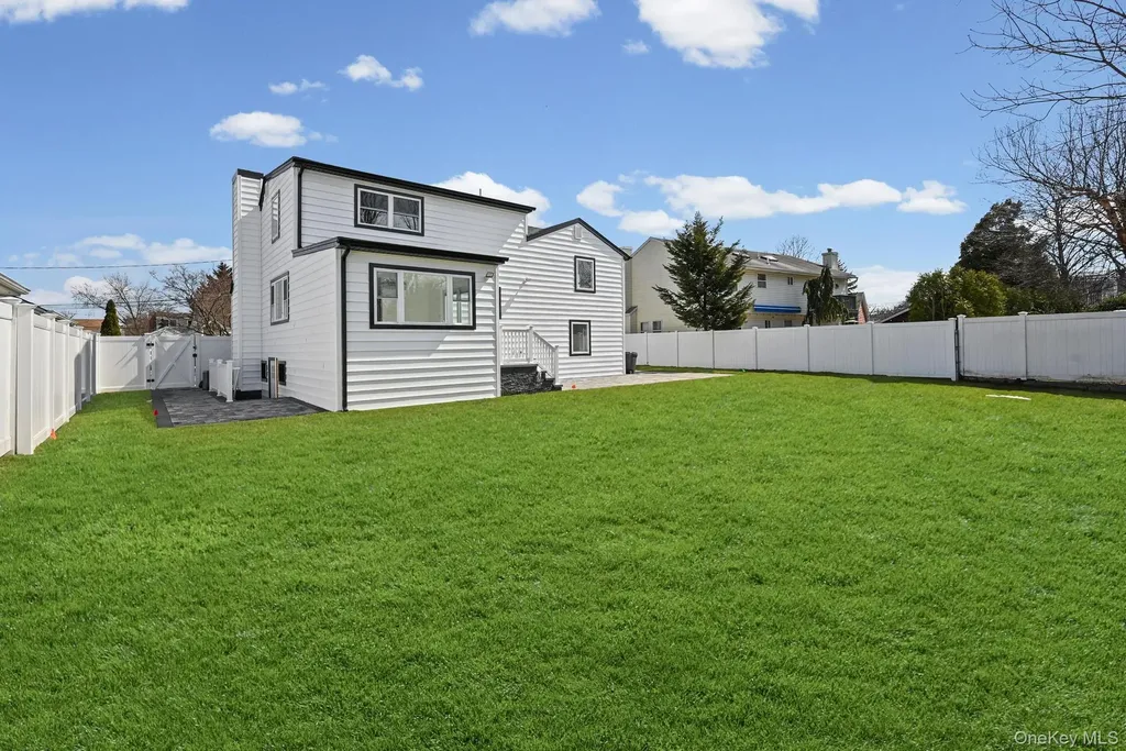 2292 Vassar Place Merrick NY 11566