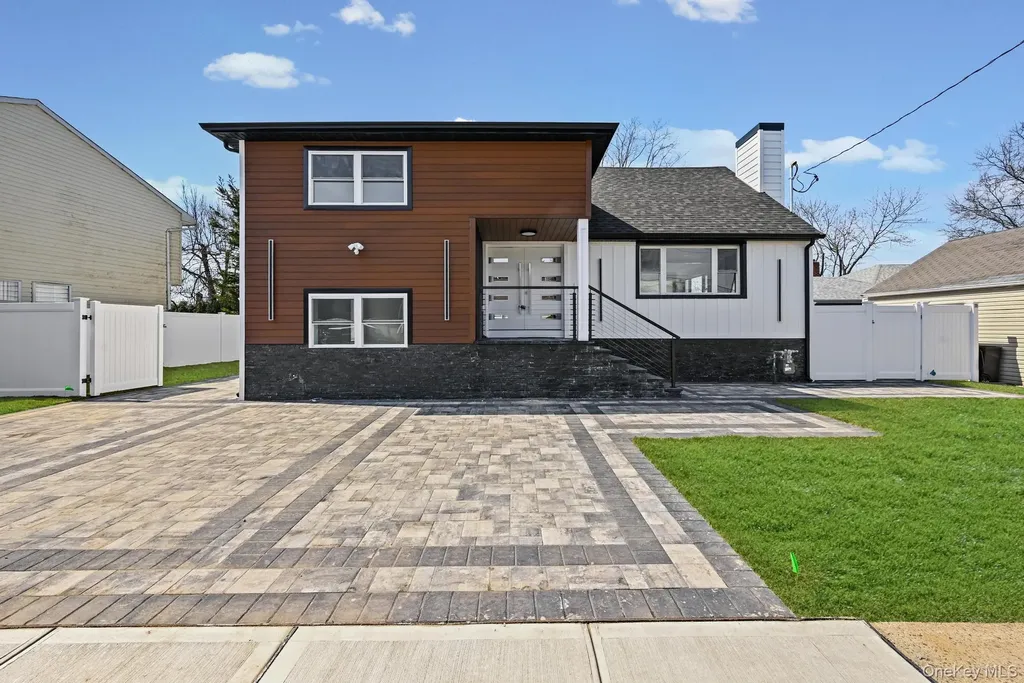 2292 Vassar Place Merrick NY 11566