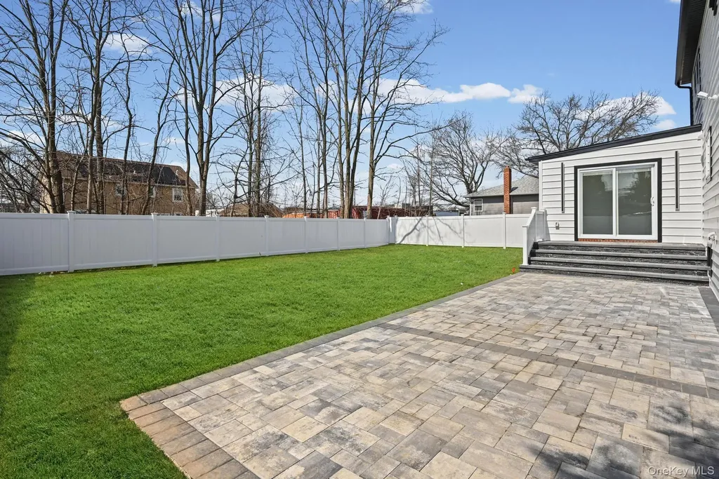 2292 Vassar Place Merrick NY 11566