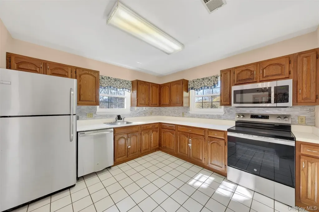 16 Juniper Lane Pawling NY 12564