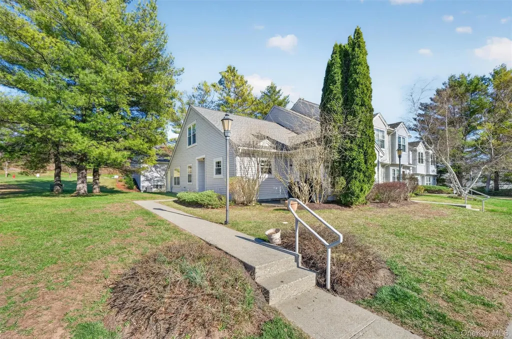 16 Juniper Lane Pawling NY 12564