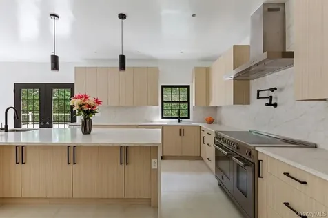 33 High Farms Road Glen Head NY 11545
