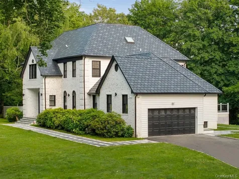 33 High Farms Road Glen Head NY 11545