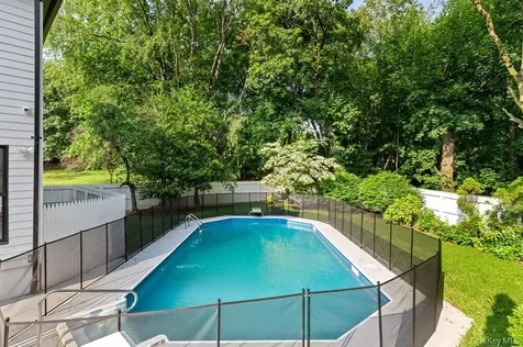 33 High Farms Road Glen Head NY 11545