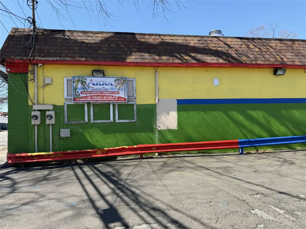 137 Broadway Huntington Station NY 11746