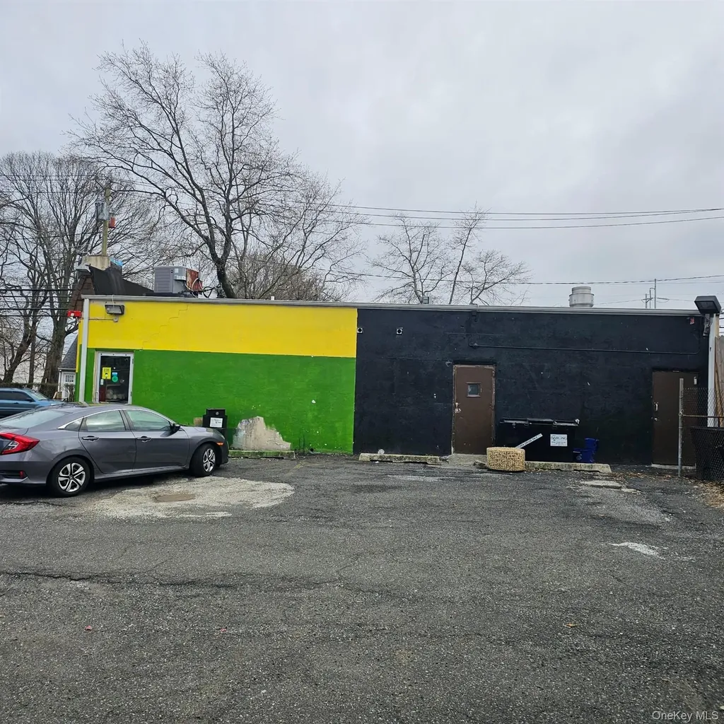 137 Broadway Huntington Station NY 11746