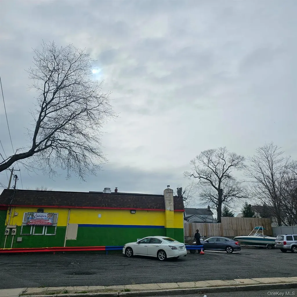 137 Broadway Huntington Station NY 11746