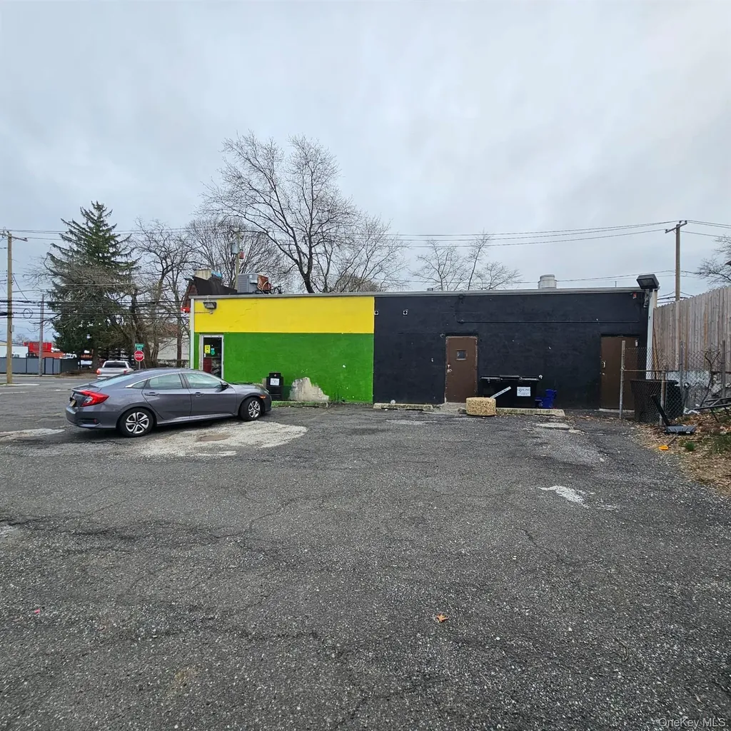 137 Broadway Huntington Station NY 11746