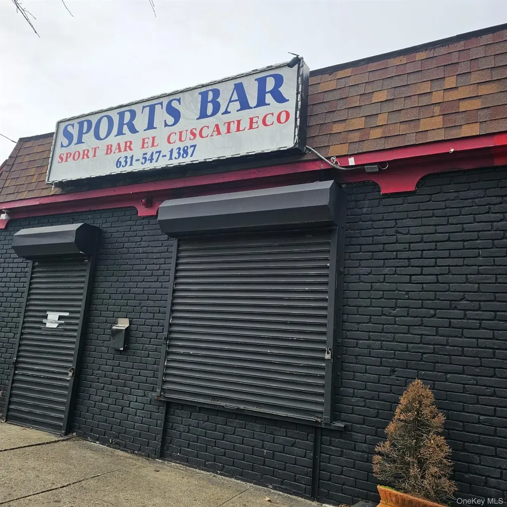 137 Broadway Huntington Station NY 11746