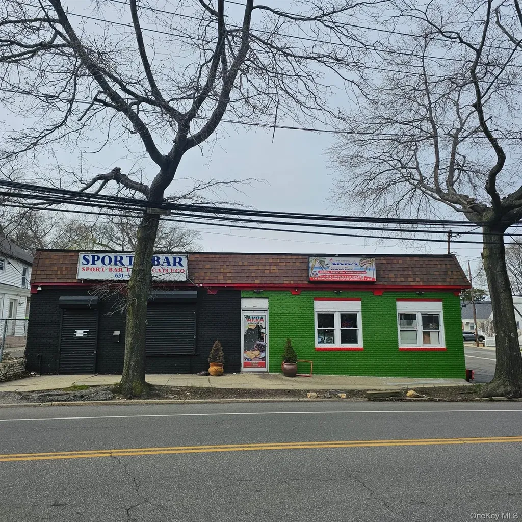 137 Broadway Huntington Station NY 11746