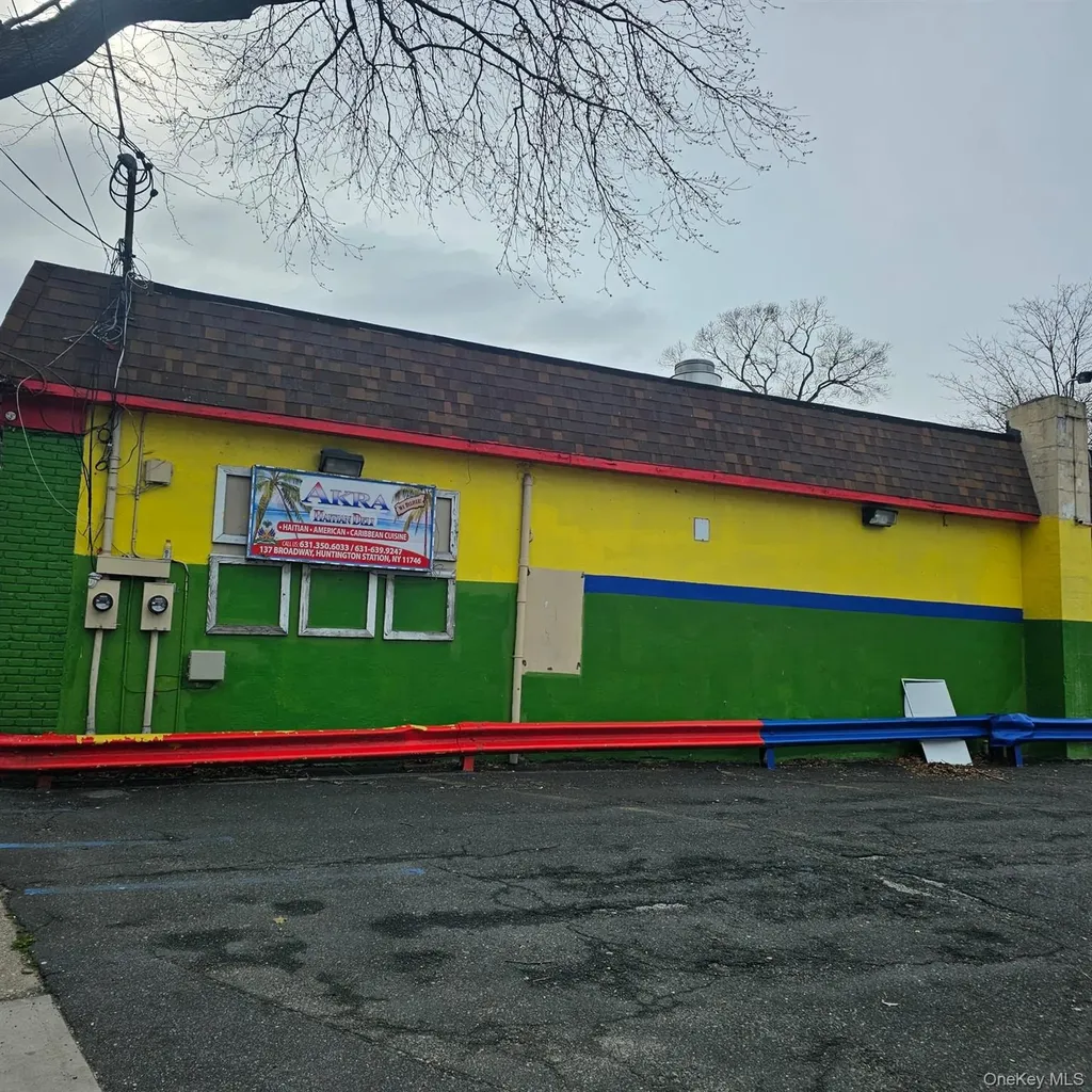 137 Broadway Huntington Station NY 11746