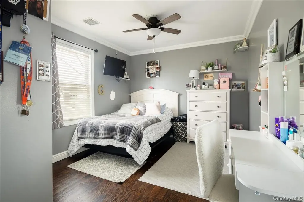 35 Carnation Road Levittown NY 11756