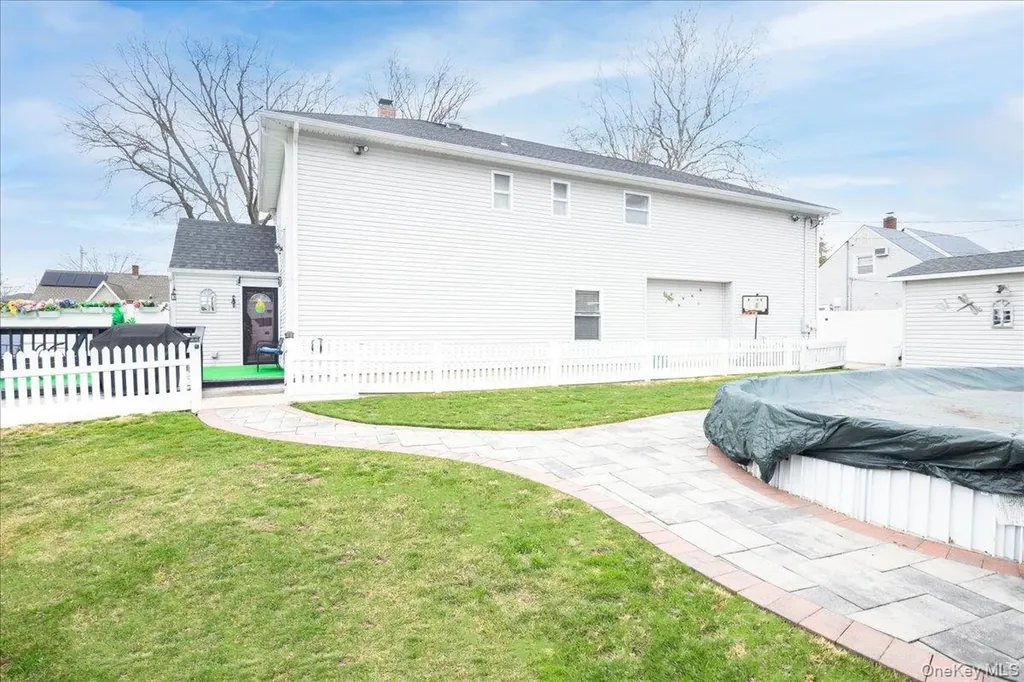 35 Carnation Road Levittown NY 11756