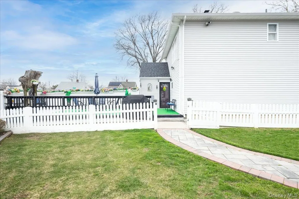 35 Carnation Road Levittown NY 11756
