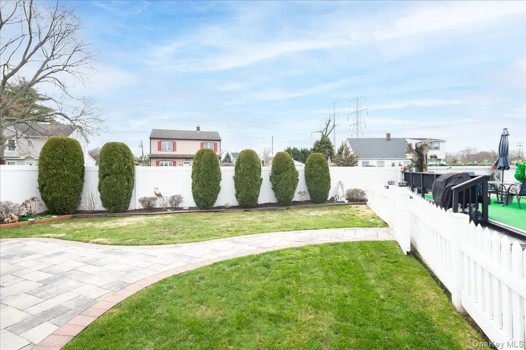 35 Carnation Road Levittown NY 11756