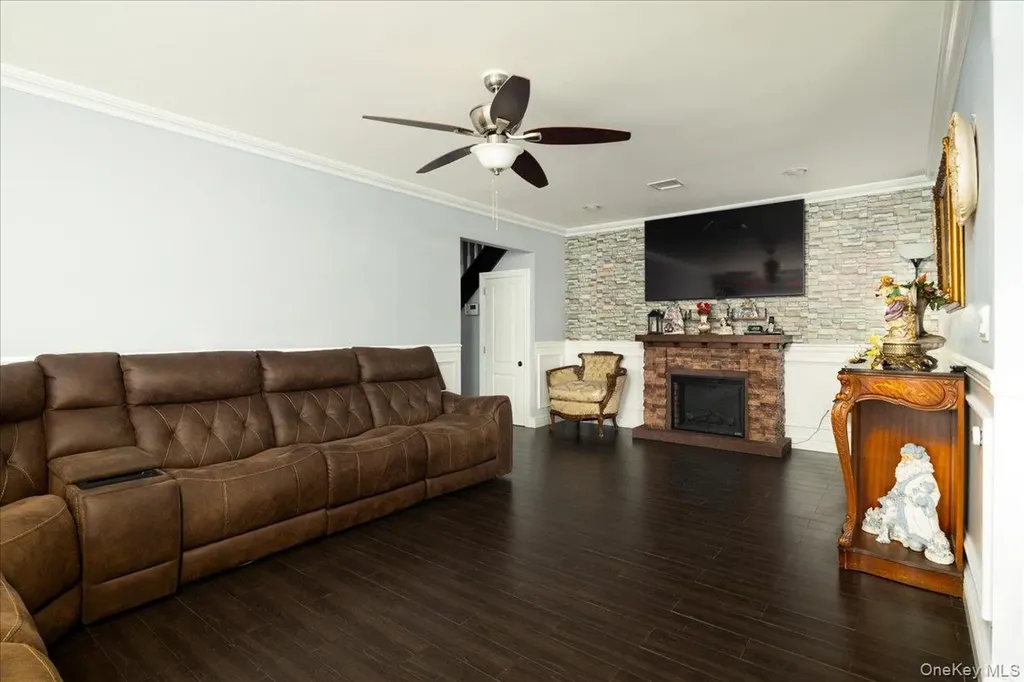 35 Carnation Road Levittown NY 11756