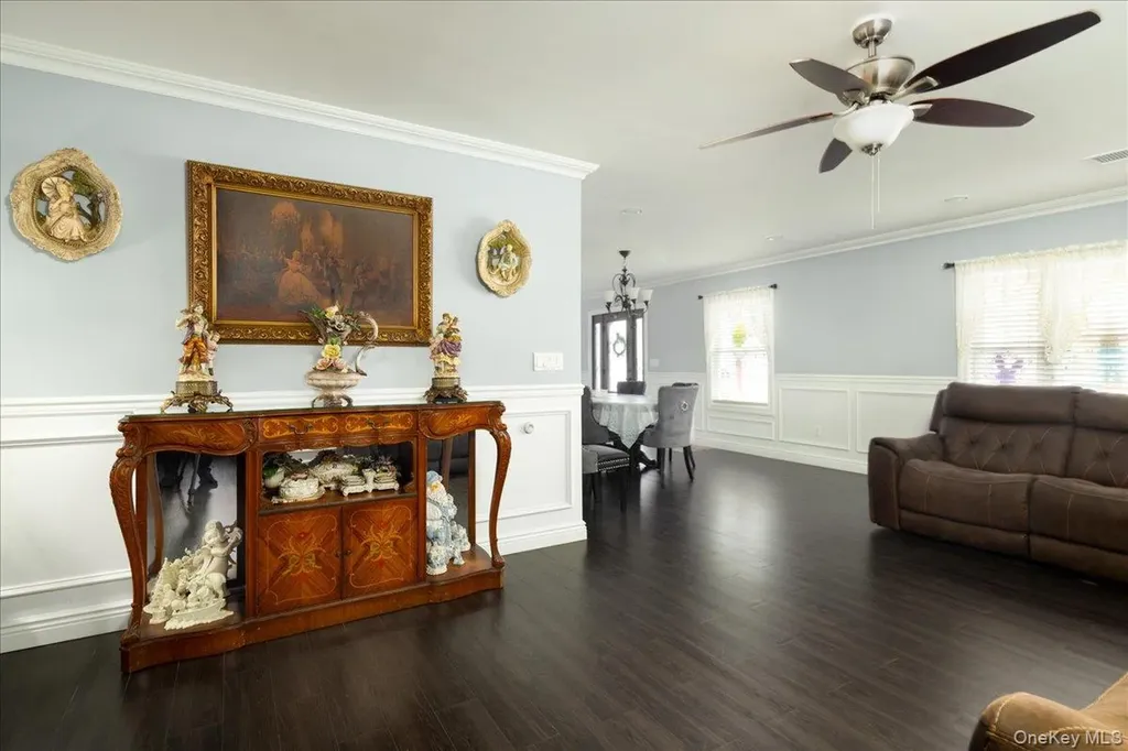 35 Carnation Road Levittown NY 11756