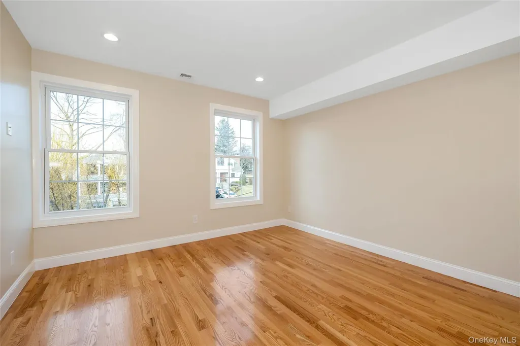 16 Grand Boulevard Scarsdale NY 10583