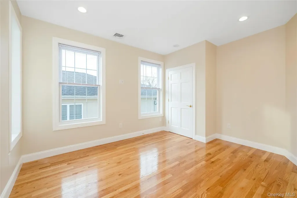 16 Grand Boulevard Scarsdale NY 10583