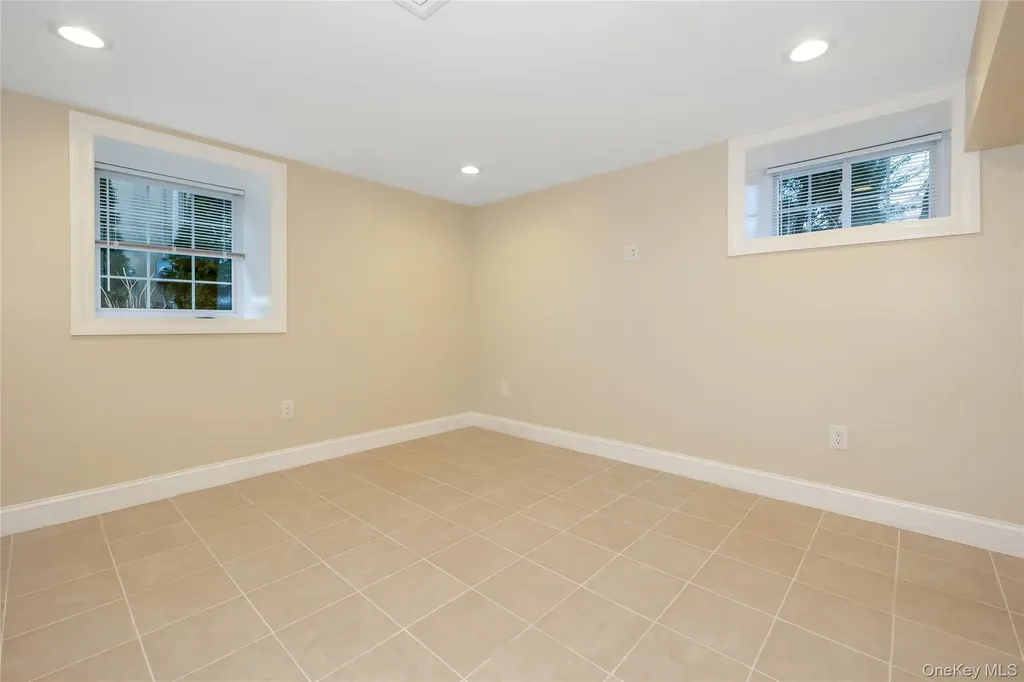 16 Grand Boulevard Scarsdale NY 10583