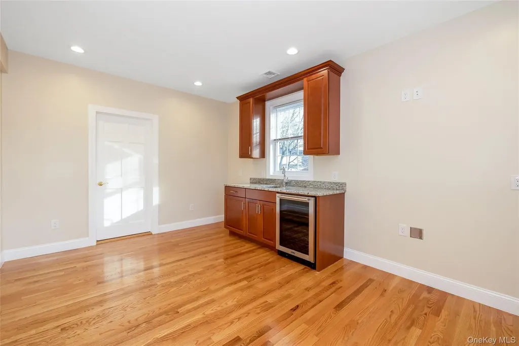 16 Grand Boulevard Scarsdale NY 10583