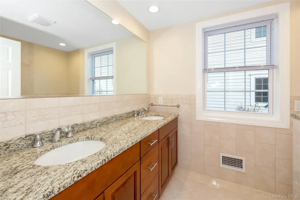 16 Grand Boulevard Scarsdale NY 10583