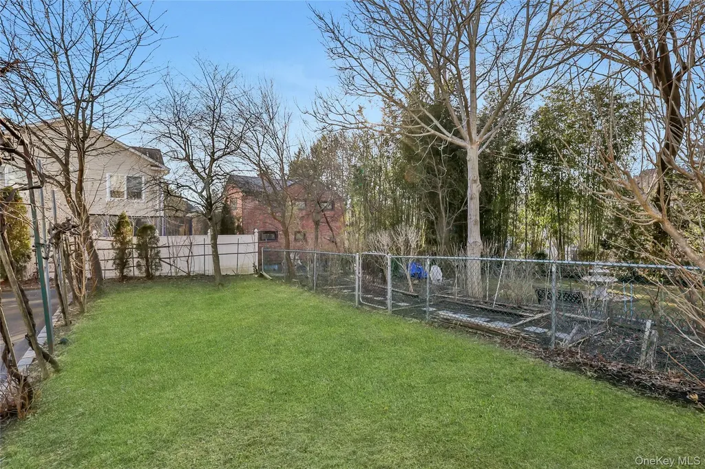 16 Grand Boulevard Scarsdale NY 10583