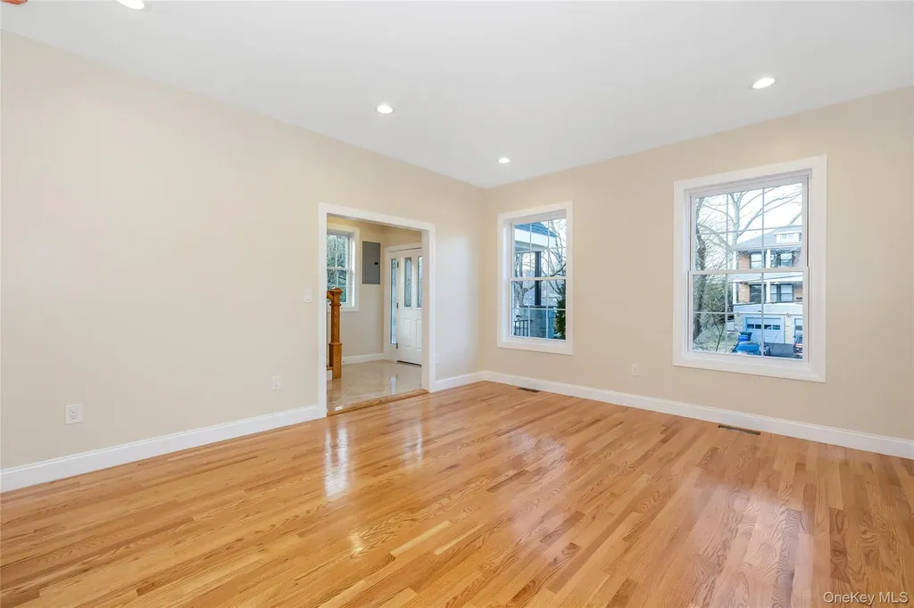 16 Grand Boulevard Scarsdale NY 10583