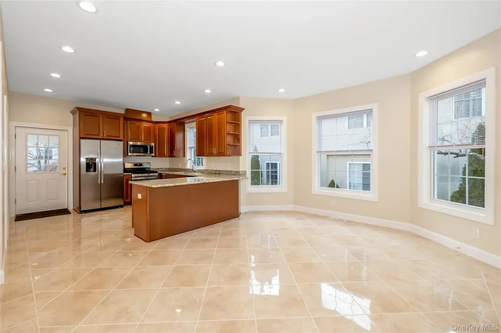16 Grand Boulevard Scarsdale NY 10583