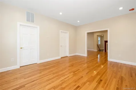 16 Grand Boulevard Scarsdale NY 10583
