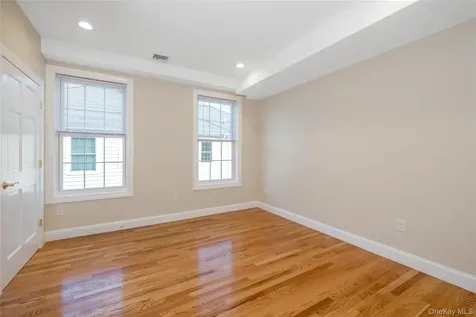 16 Grand Boulevard Scarsdale NY 10583