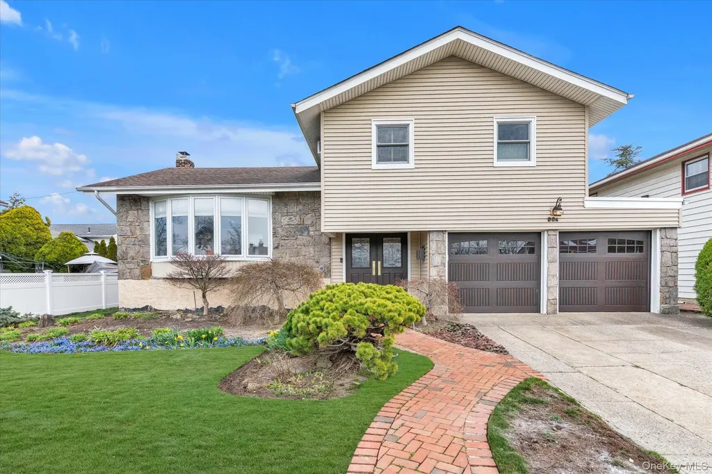 904 Park Lane Valley Stream NY 11581