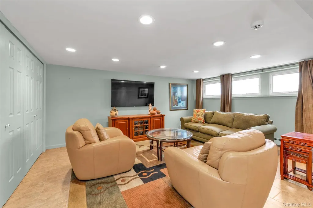 904 Park Lane Valley Stream NY 11581