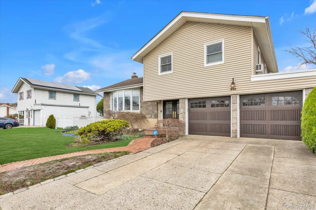 904 Park Lane Valley Stream NY 11581