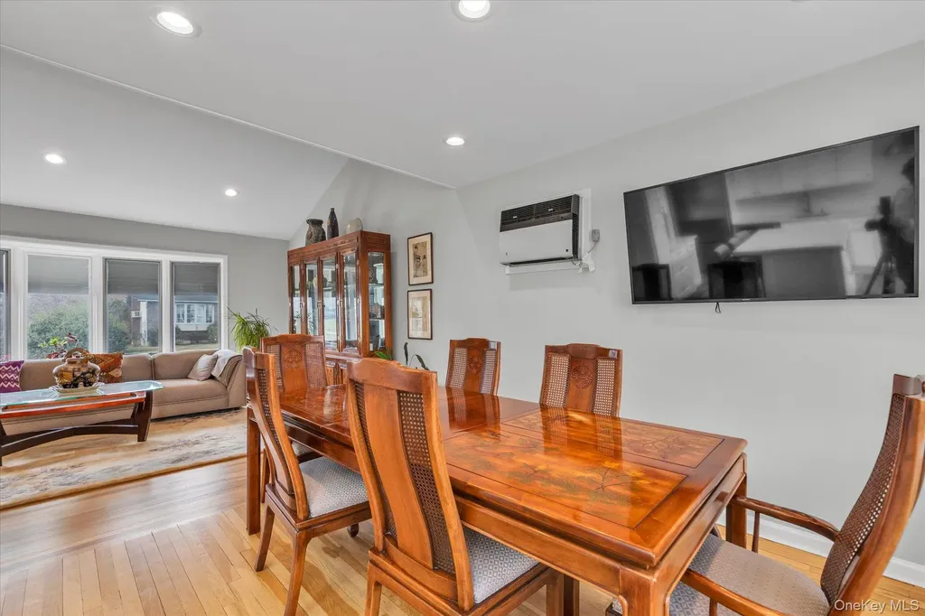 904 Park Lane Valley Stream NY 11581