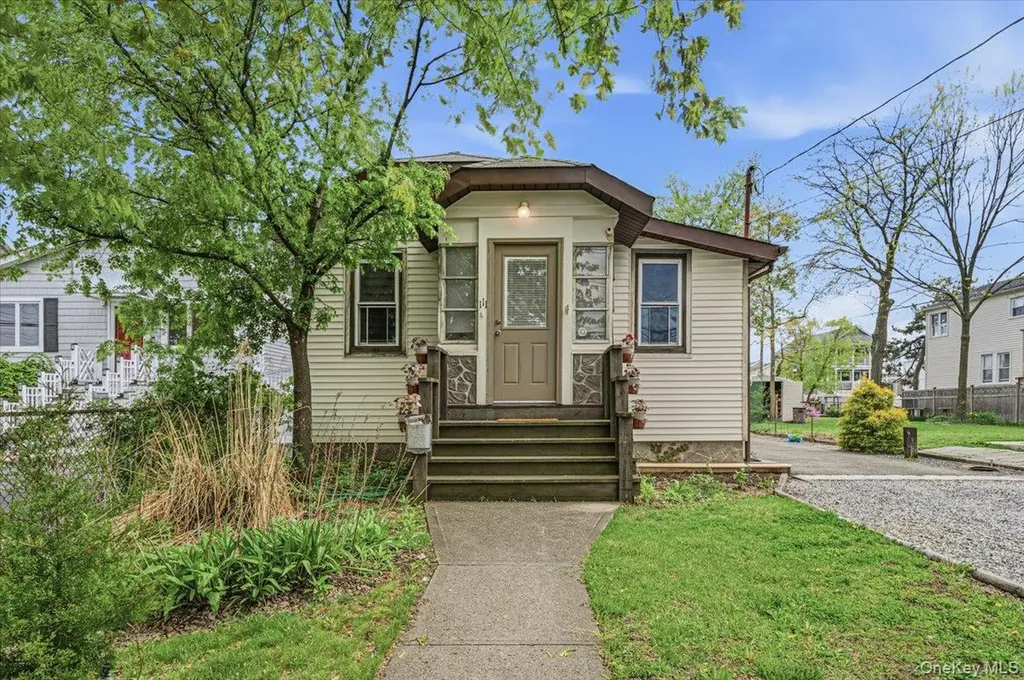 111 Ray Street Freeport NY 11520