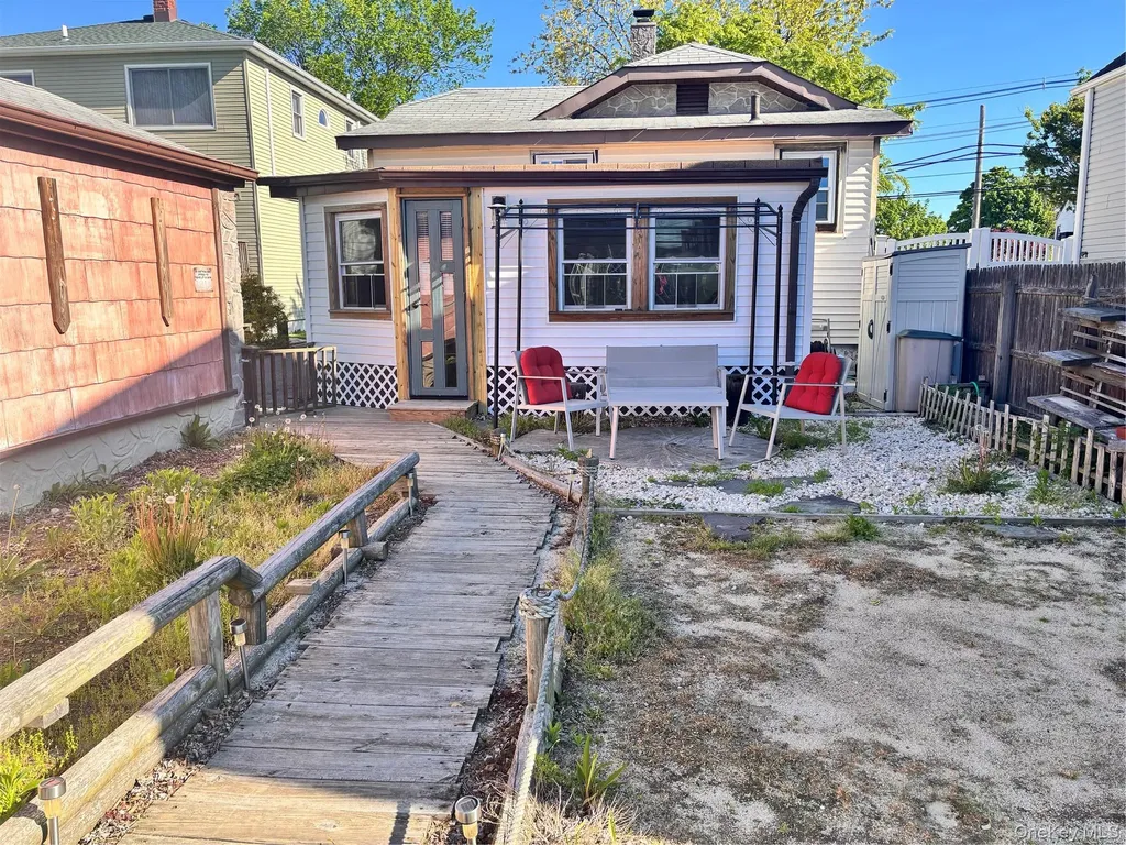 111 Ray Street Freeport NY 11520