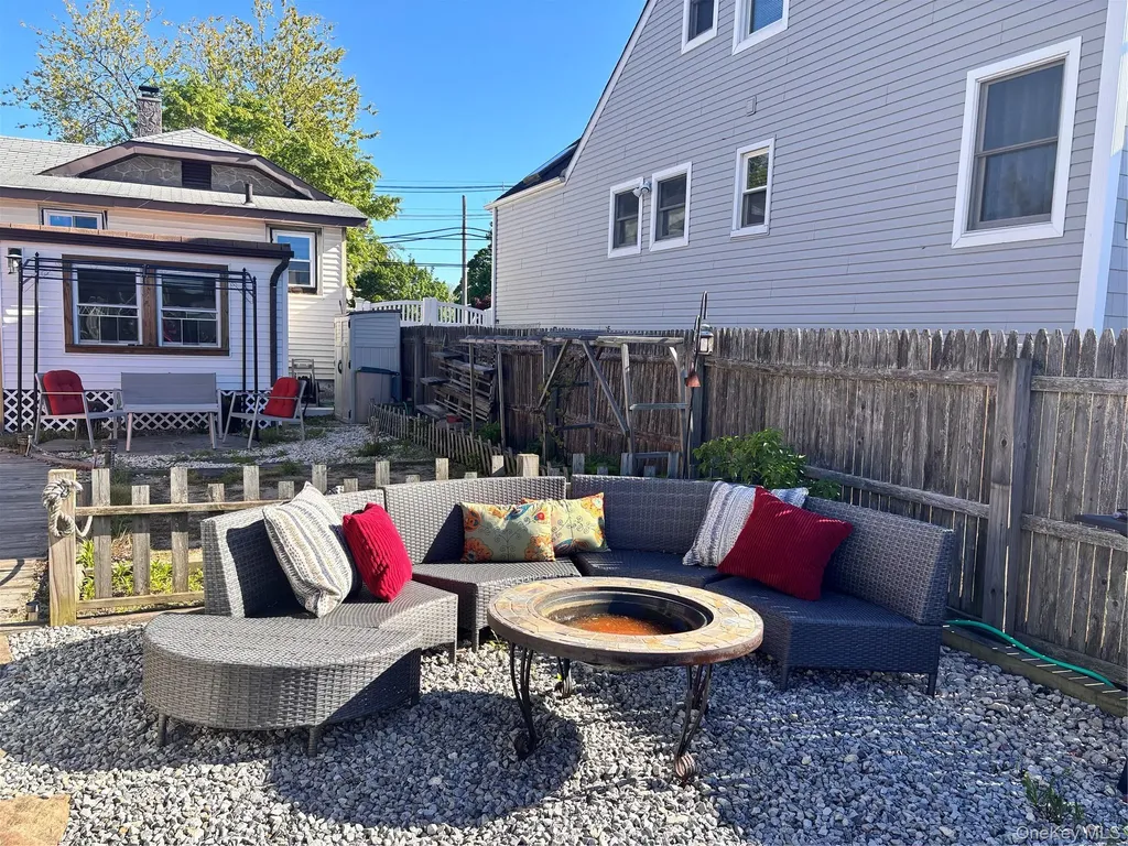 111 Ray Street Freeport NY 11520