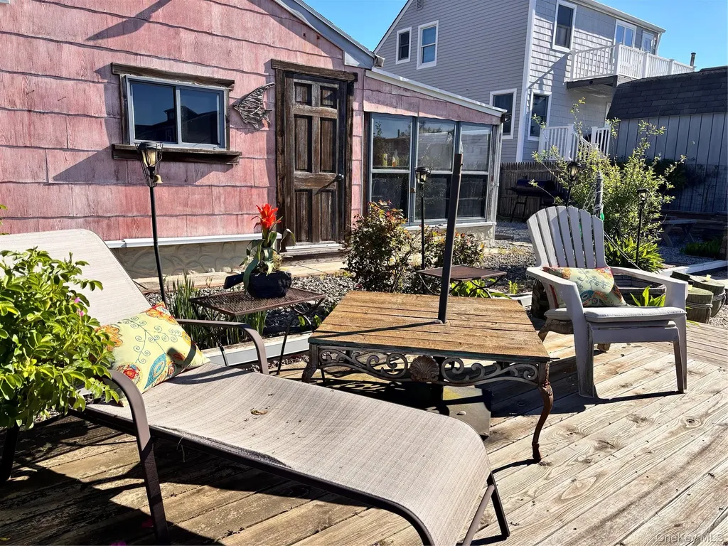 111 Ray Street Freeport NY 11520