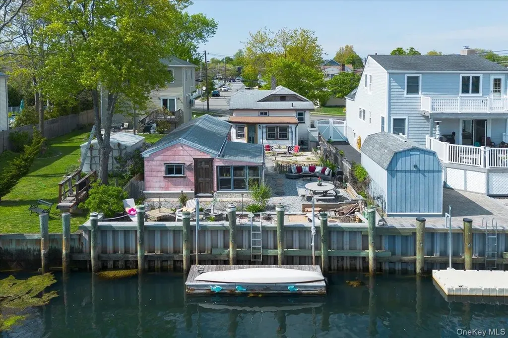 111 Ray Street Freeport NY 11520