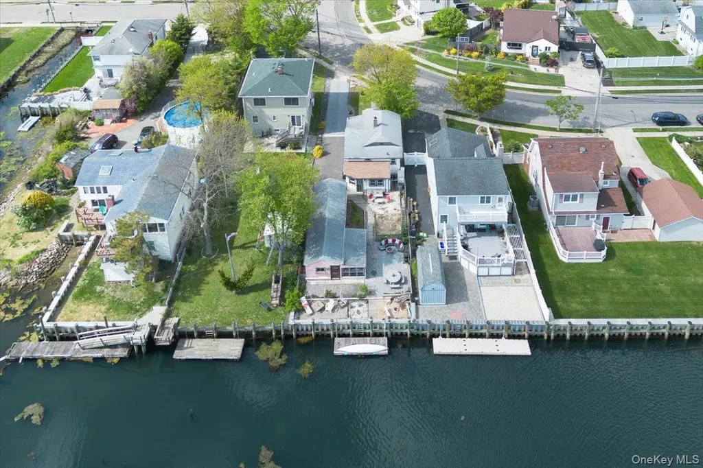 111 Ray Street Freeport NY 11520