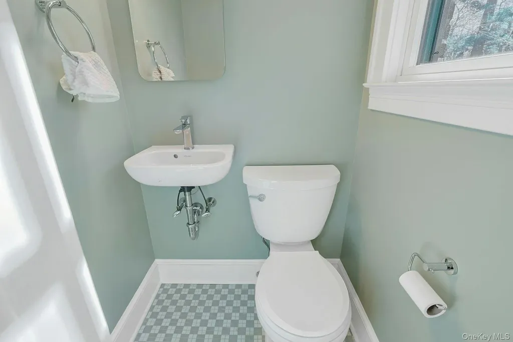 10 Robins Road New Rochelle NY 10801