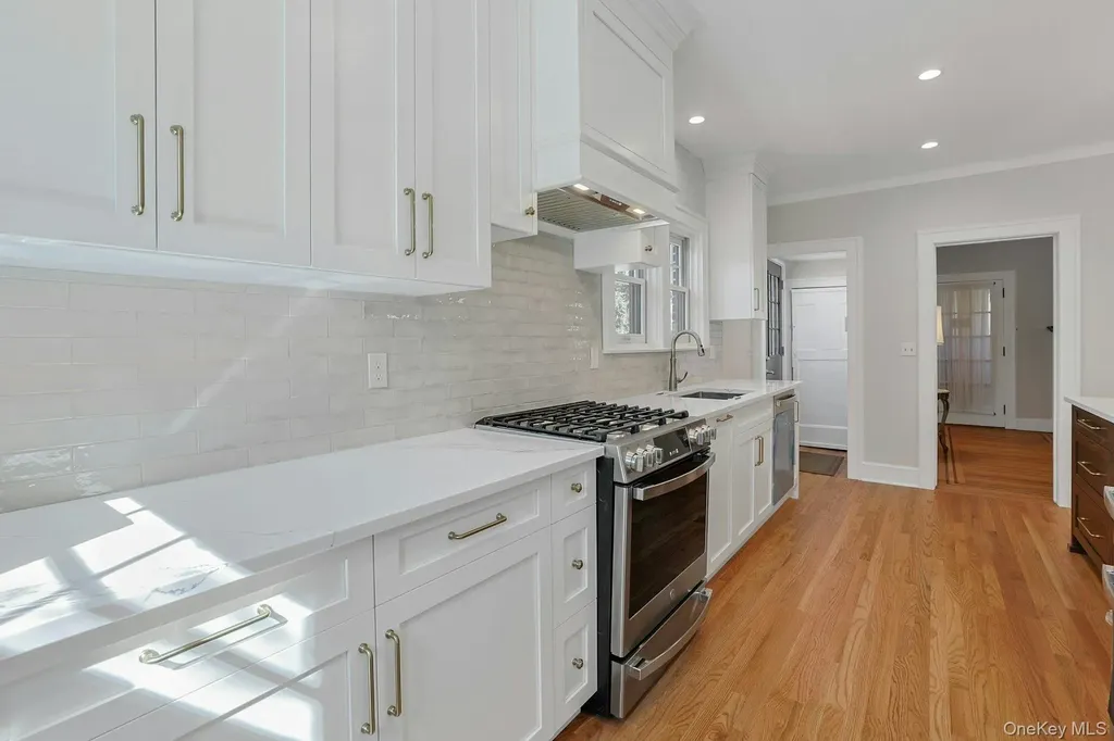 10 Robins Road New Rochelle NY 10801